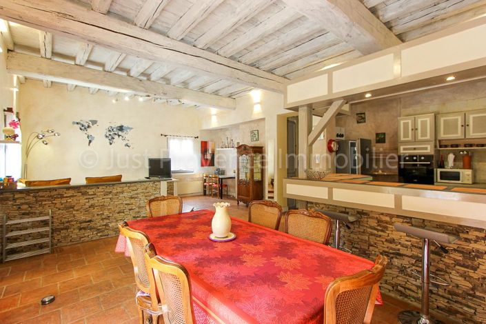 Image No.7-8 Bed Property for sale