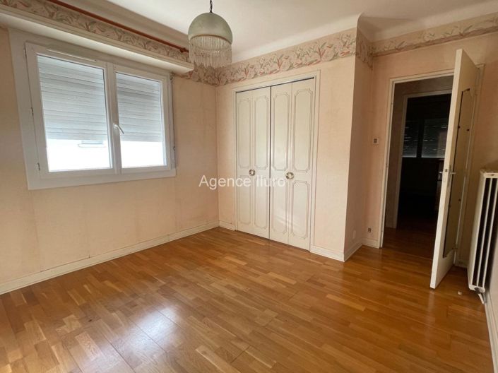 Image No.7-3 Bed House for sale