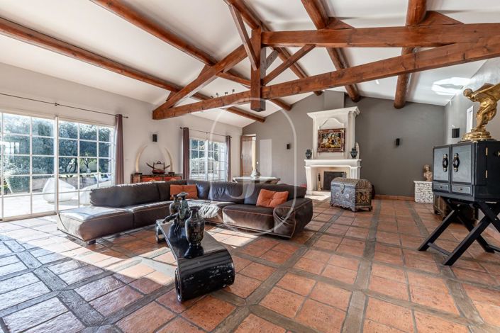 Image No.3-5 Bed House for sale