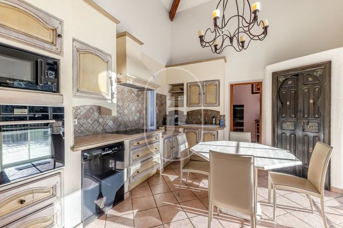 Image No.4-5 Bed House for sale