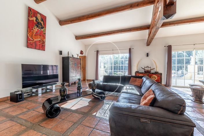 Image No.5-5 Bed House for sale