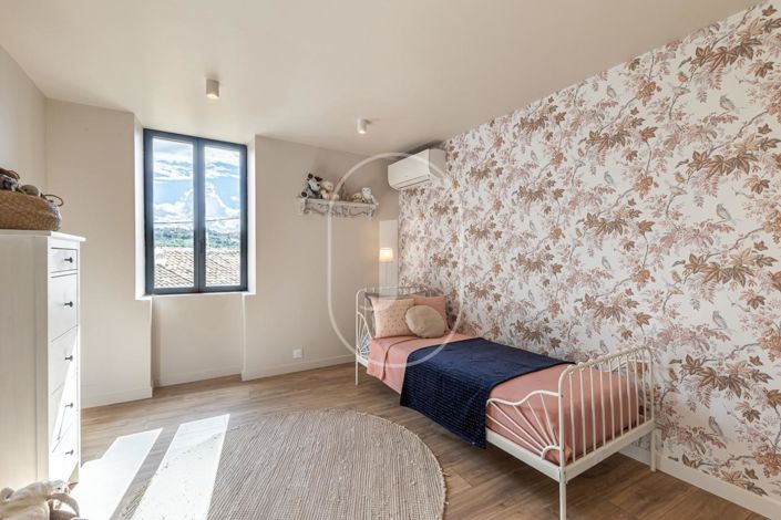 Image No.11-3 Bed House for sale