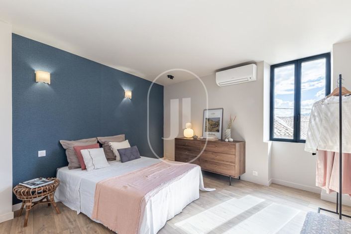 Image No.12-3 Bed House for sale