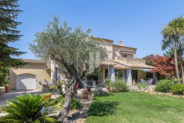 Image No.10-4 Bed House for sale