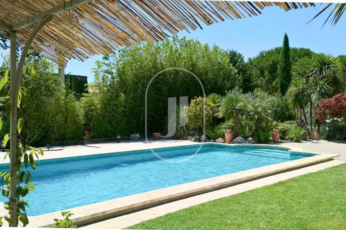 Image No.12-4 Bed House for sale