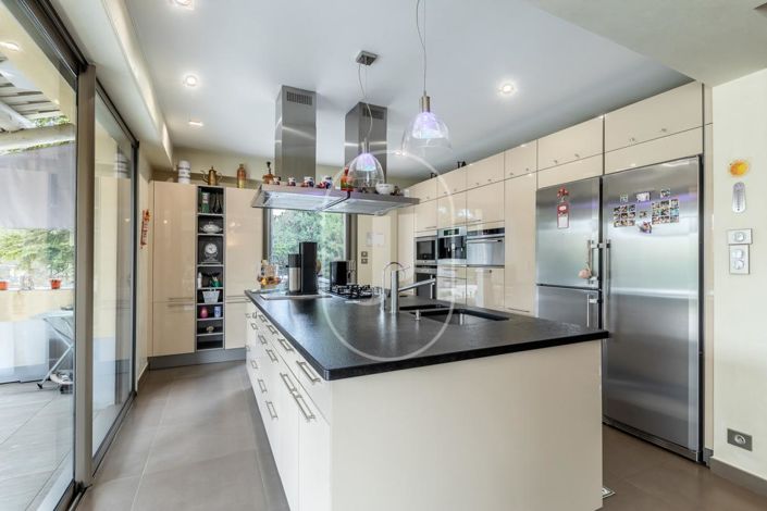 Image No.4-4 Bed House for sale