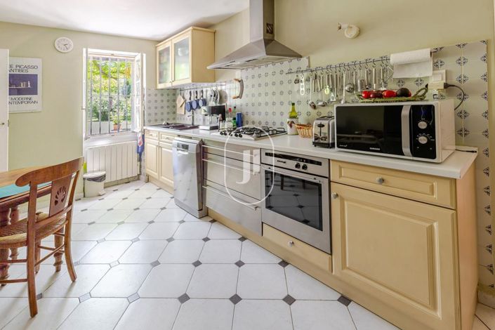 Image No.6-3 Bed House for sale