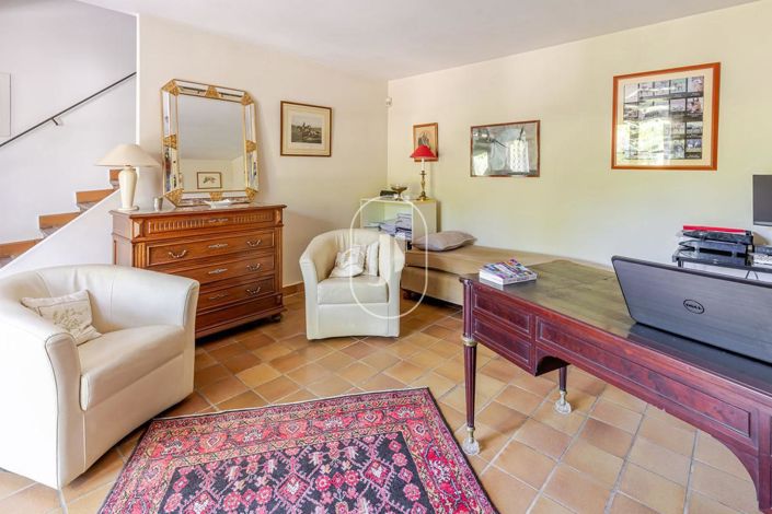 Image No.9-3 Bed House for sale