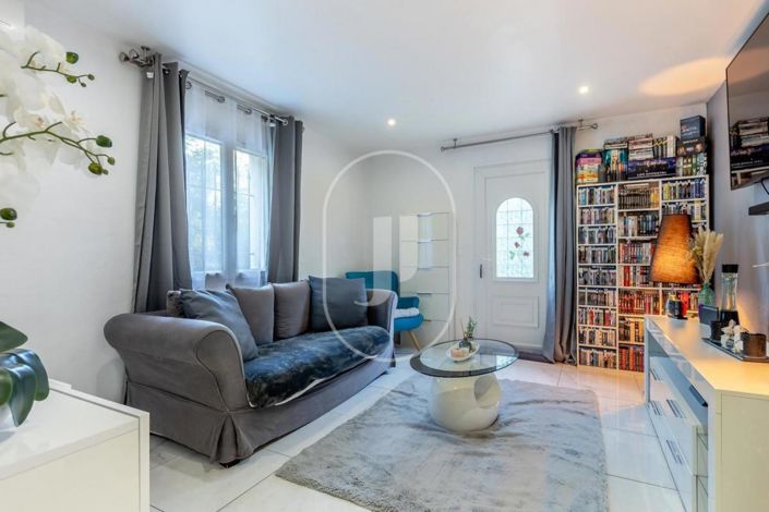 Image No.6-4 Bed House for sale