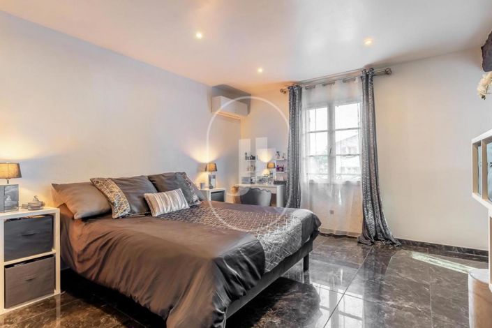 Image No.7-4 Bed House for sale