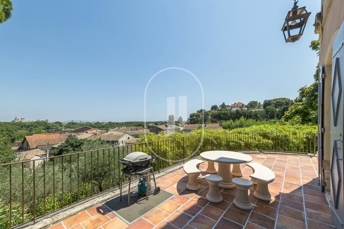 Image No.10-4 Bed House for sale