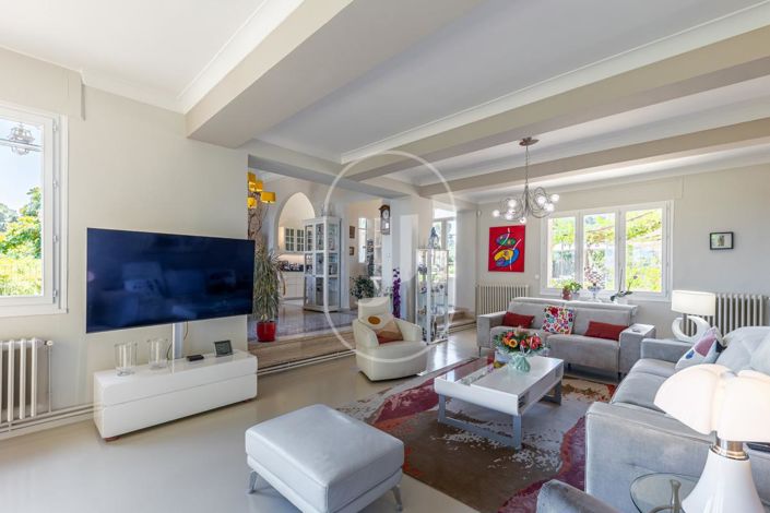 Image No.3-4 Bed House for sale