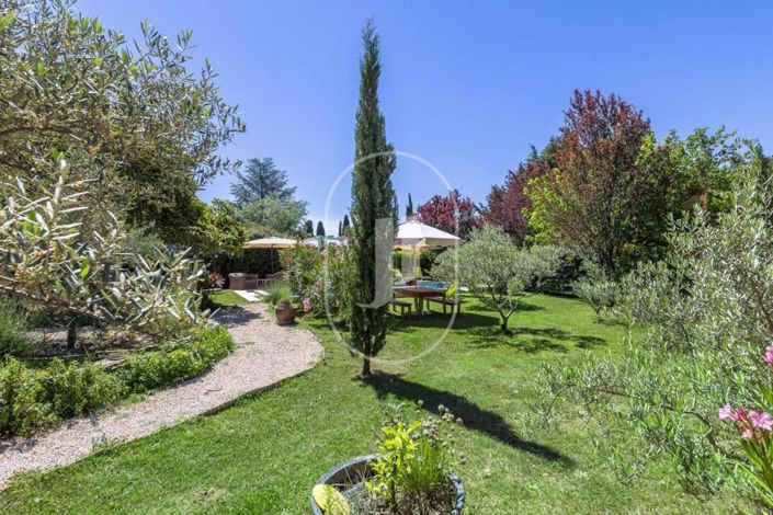 Image No.12-5 Bed House for sale