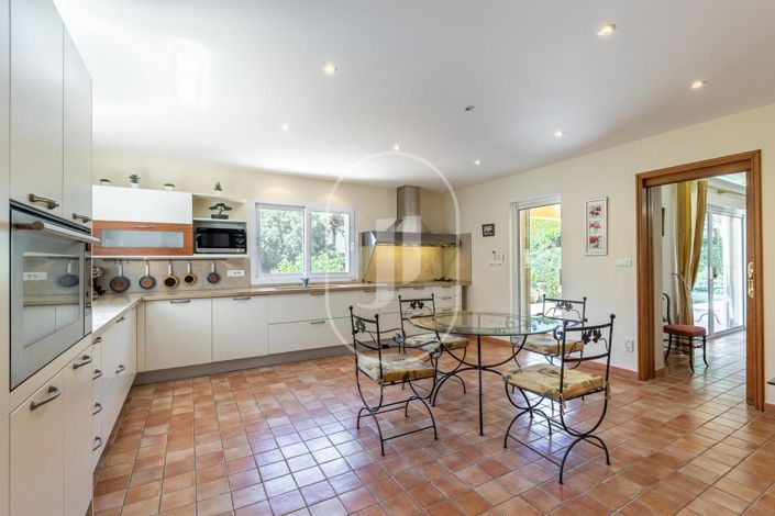 Image No.5-Maison de 6 chambres à vendre à Rochefort-du-Gard