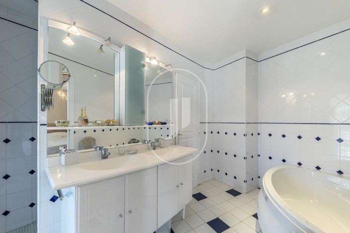 Image No.9-Maison de 6 chambres à vendre à Rochefort-du-Gard