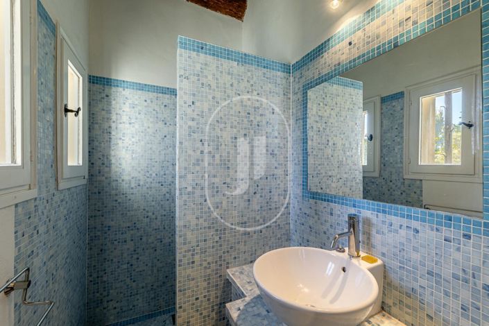 Image No.11-3 Bed House for sale