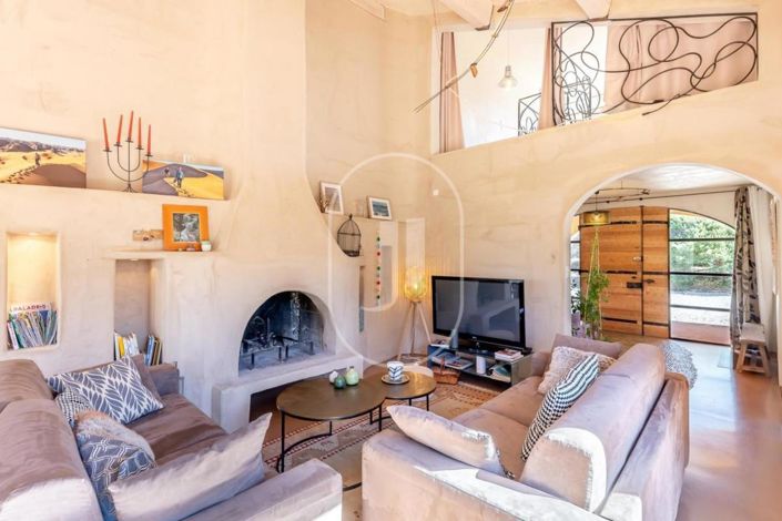 Image No.3-4 Bed House for sale