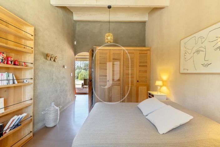 Image No.6-4 Bed House for sale