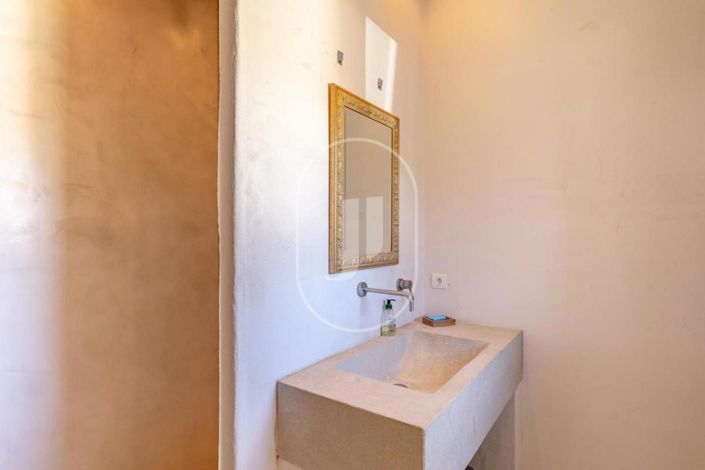 Image No.7-4 Bed House for sale