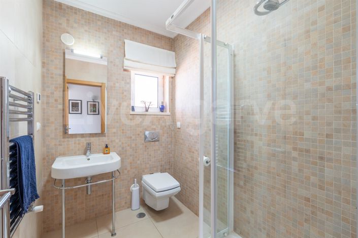 Image No.12-5 Bed House for sale