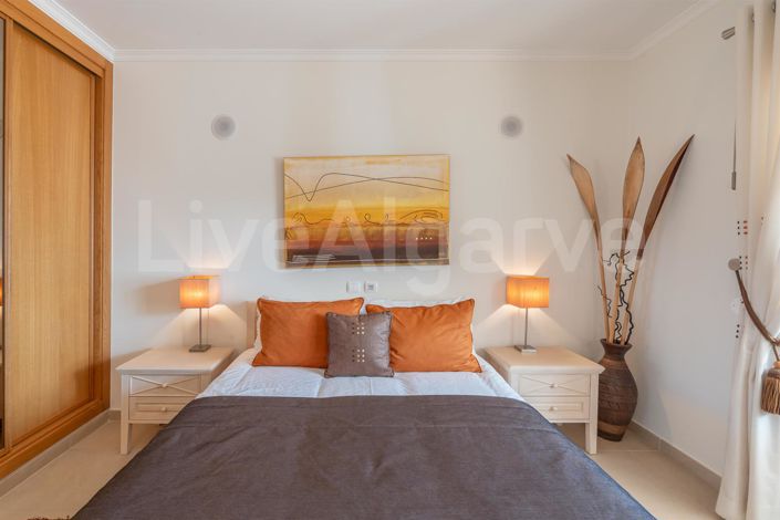 Image No.25-5 Bed House for sale