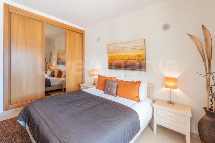 Image No.26-5 Bed House for sale