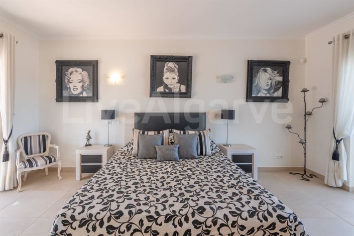 Image No.38-5 Bed House for sale