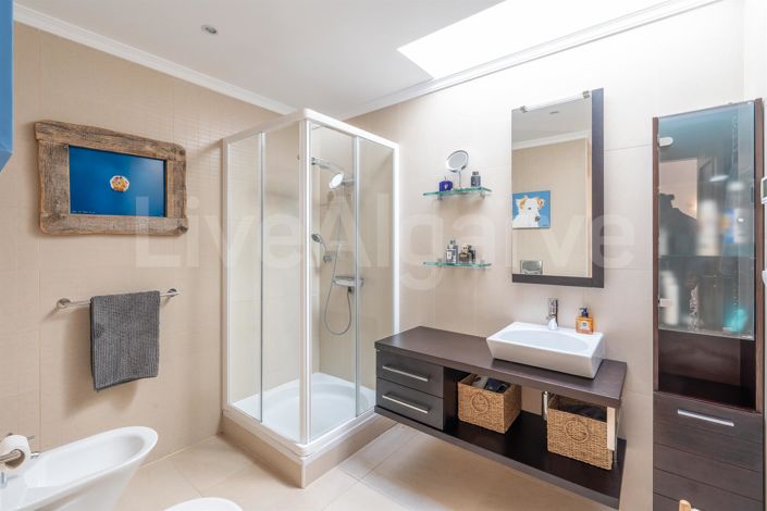 Image No.39-5 Bed House for sale