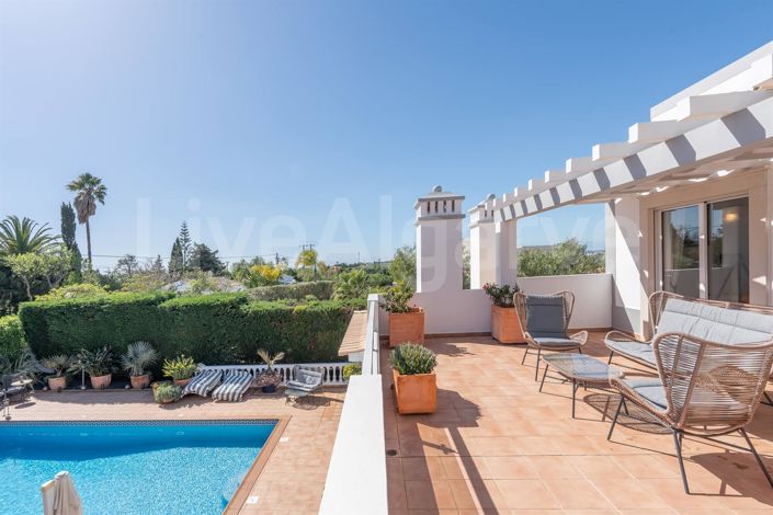 Image No.42-5 Bed House for sale