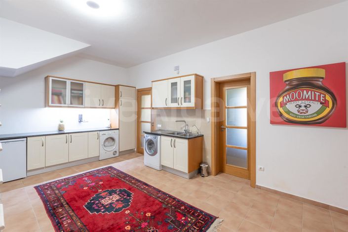 Image No.44-5 Bed House for sale