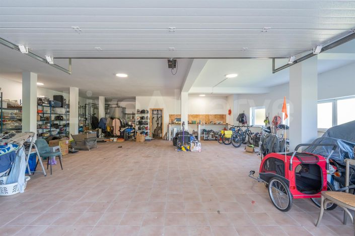 Image No.48-5 Bed House for sale