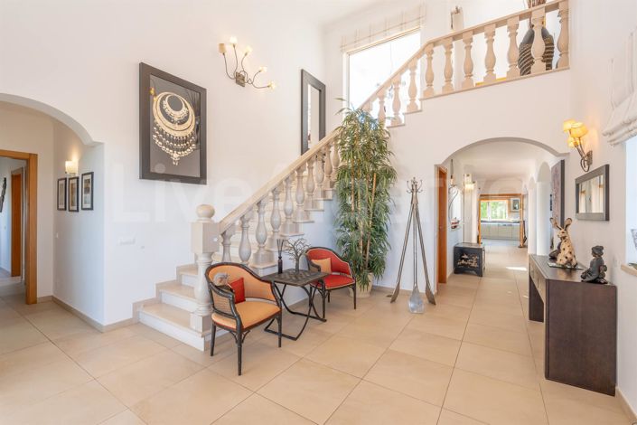 Image No.5-5 Bed House for sale