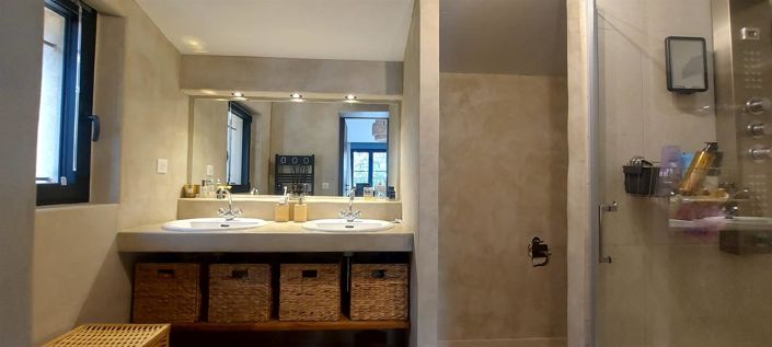 Image No.18-3 Bed House for sale