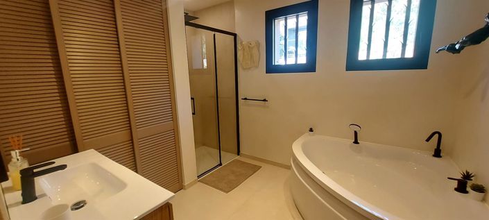 Image No.21-3 Bed House for sale