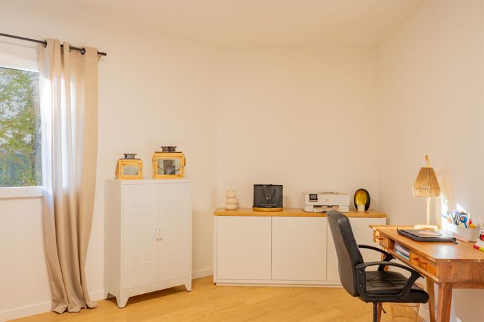 Image No.23-4 Bed House for sale