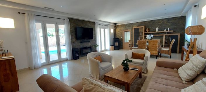 Image No.10-3 Bed House for sale