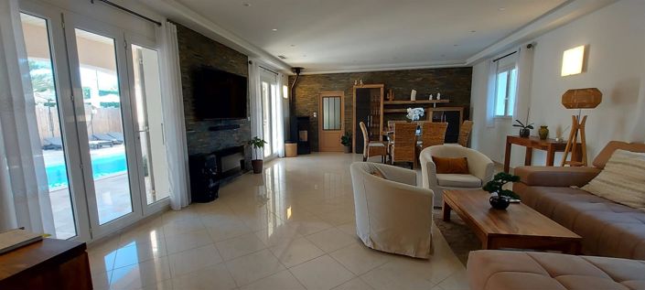 Image No.11-3 Bed House for sale