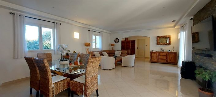 Image No.12-3 Bed House for sale