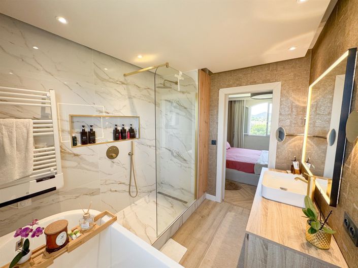 Image No.7-Maison de 5 chambres à vendre à Le Muy