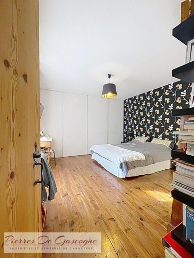 Image No.17-3 Bed House for sale