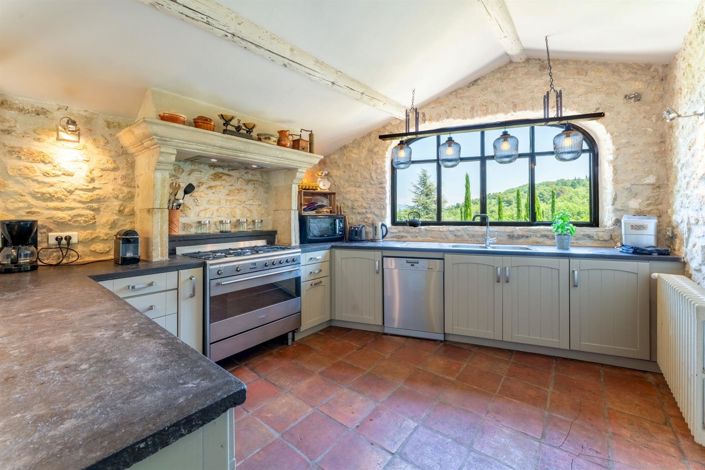 Image No.12-7 Bed Property for sale