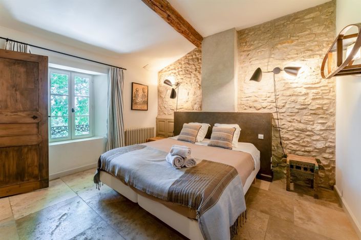 Image No.14-7 Bed Property for sale