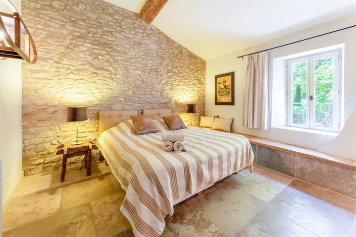 Image No.15-7 Bed Property for sale