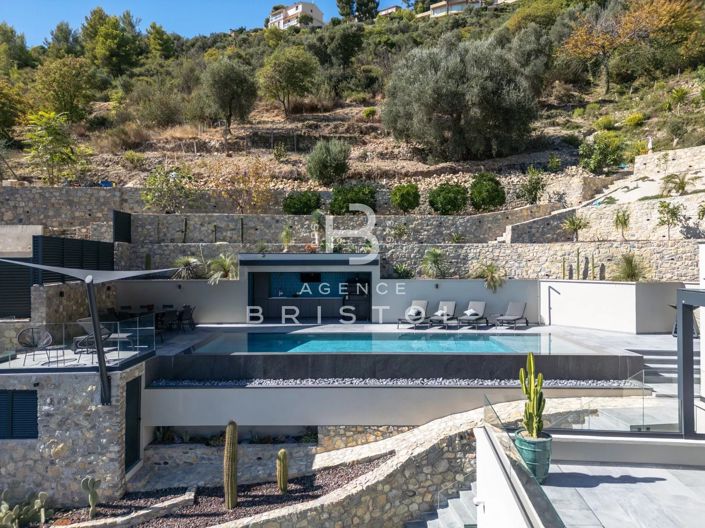 Image No.26-6 Bed House for sale