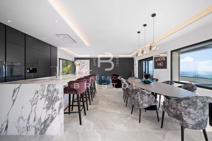 Image No.4-6 Bed House for sale