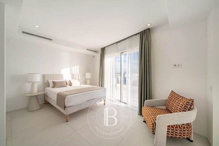 Image No.10-3 Bed Apartment for sale