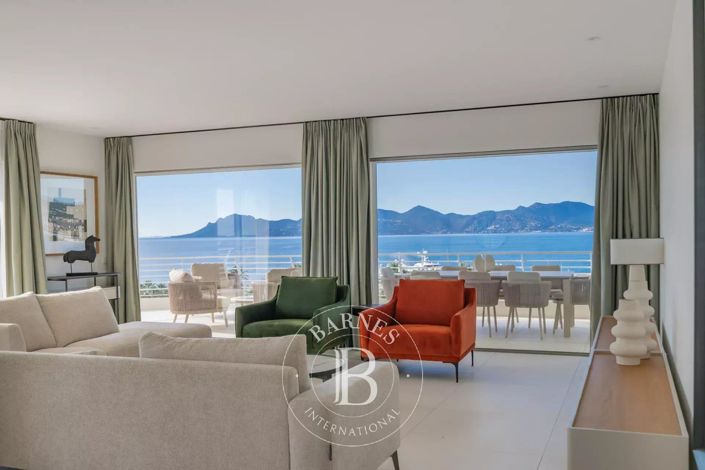 Image No.21-3 Bed Apartment for sale