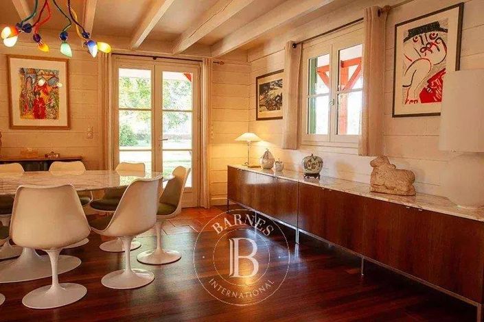 Image No.12-8 Bed House for sale