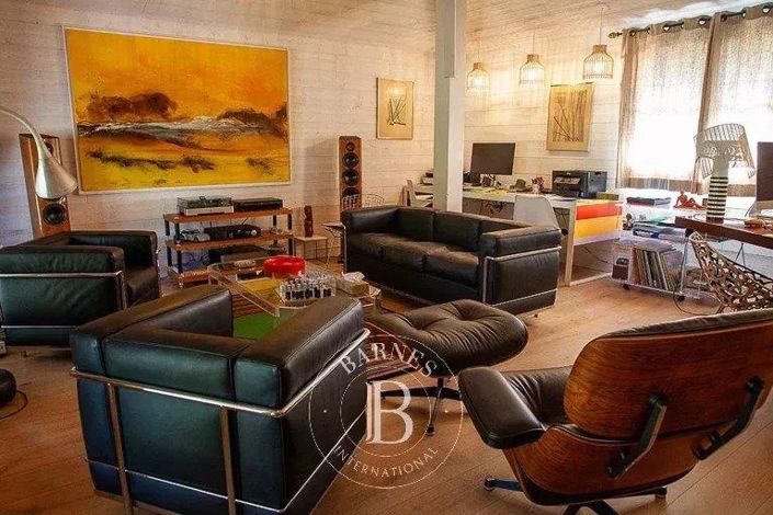 Image No.16-8 Bed House for sale