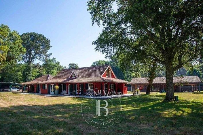 Image No.2-8 Bed House for sale